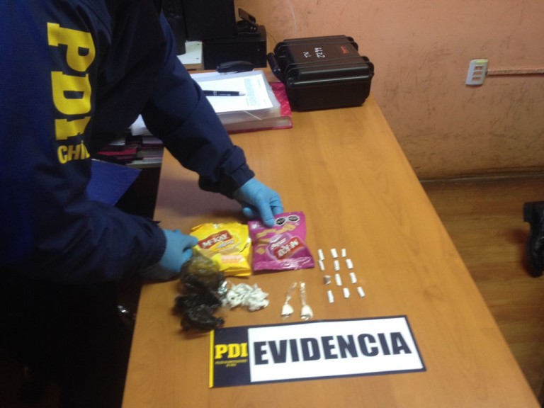 PDI detiene a mujer de 70 años tras ingresar droga al interior de la